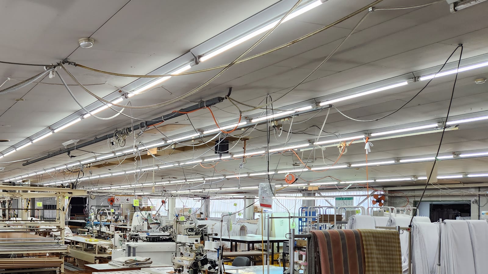 SaladStyleの国内縫製工場と縫製空間